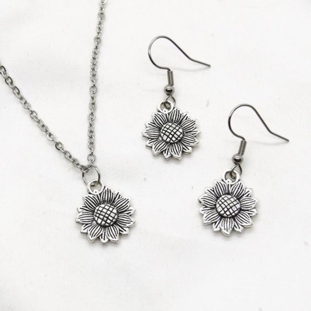 Silver Sunflower Jewelry Set